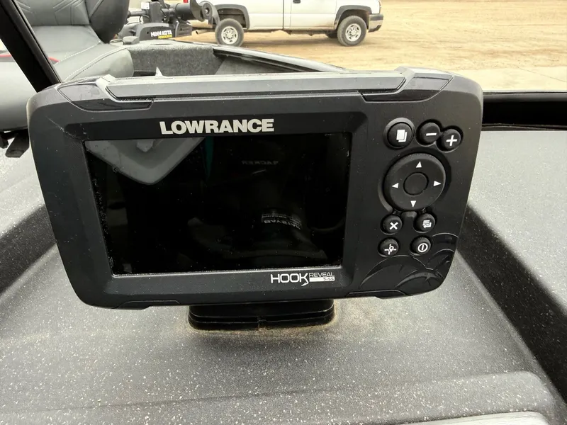 Slide: The Image of Lowrance Hook Reveal fish finder on Tracker Pro Guide V-175WT 2023. - 18