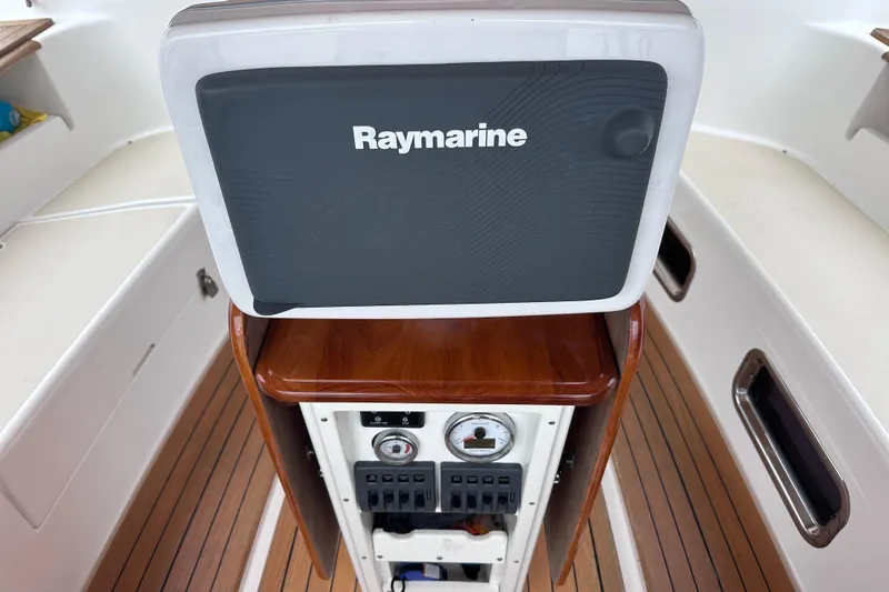 Slide: The Image of Tartan 4000 yacht cockpit with Raymarine navigation system, 2016 model. - 19
