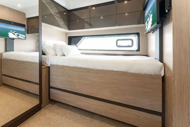 Slide: The Image of Azimut Atlantis 45 2021 - 58