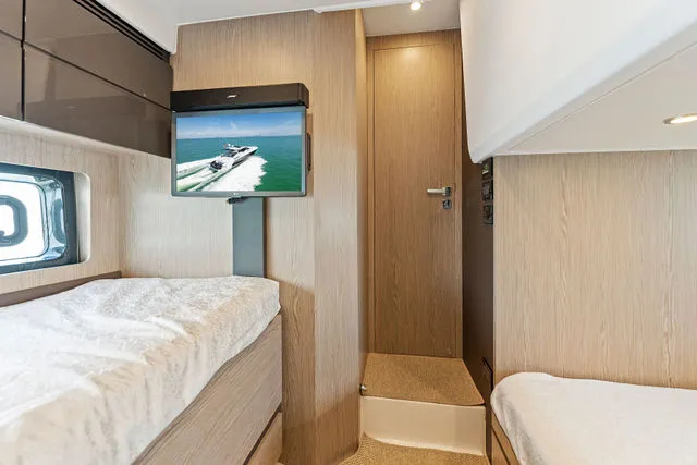 Slide: The Image of Azimut Atlantis 45 2021 - 59
