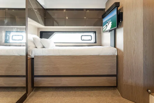 Slide: The Image of Azimut Atlantis 45 2021 - 60