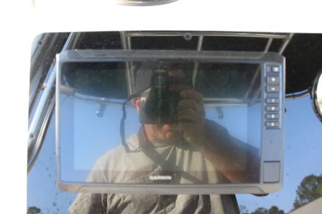 Slide: The Image of Garmin device on Bulls Bay Boats 200 CC, 2026 model. - 27