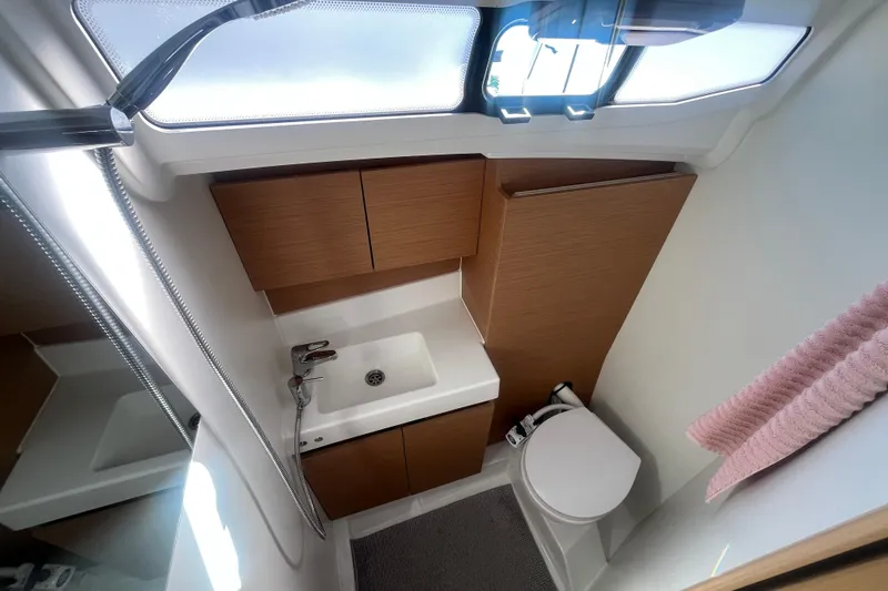 Slide: The Image of Interior of Jeanneau Sun Odyssey 380 yacht, bathroom view. - 31