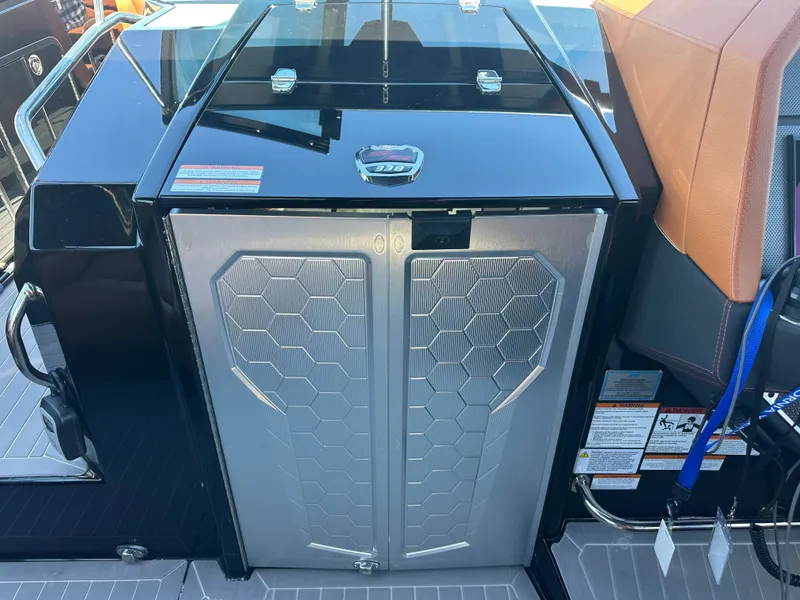 Slide: The Image of Cruisers 338 SS Outboard South Beach 2021 - 14