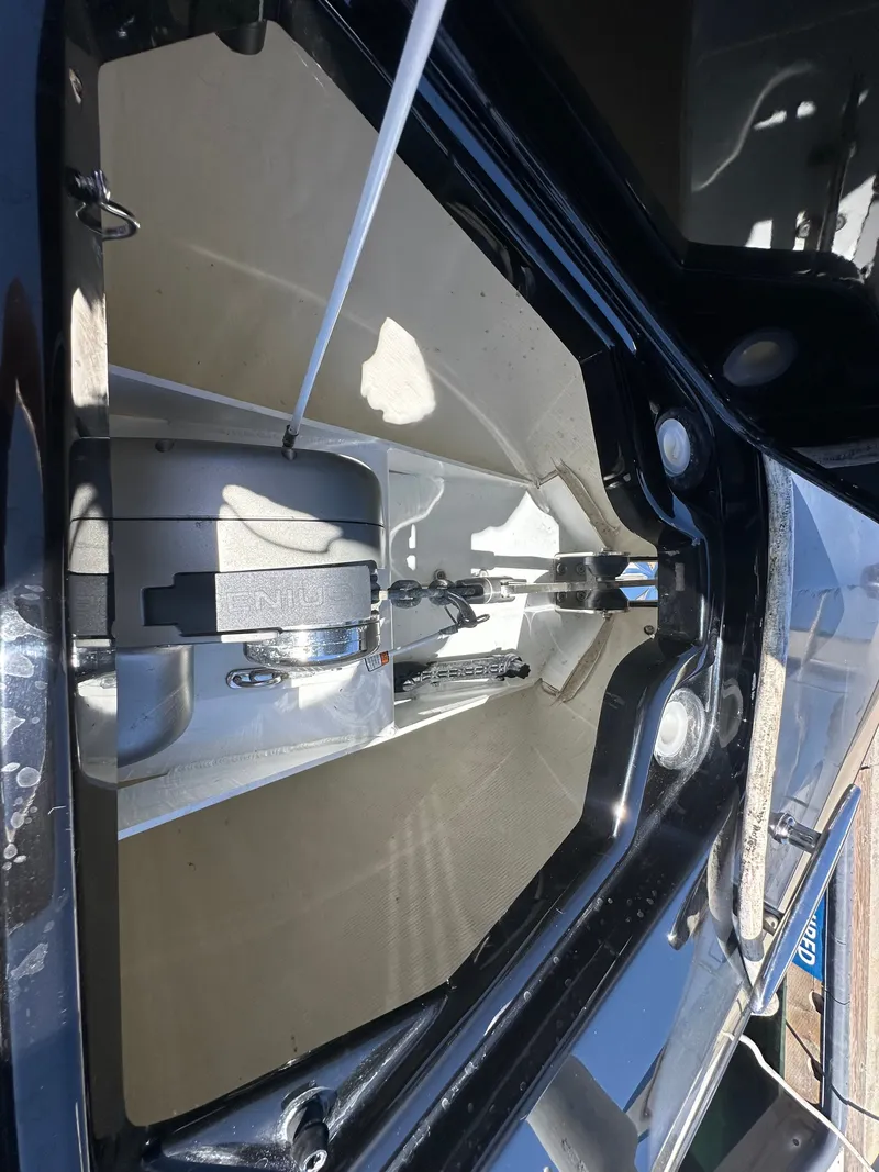 Slide: The Image of Cruisers 338 SS Outboard South Beach 2021 - 19