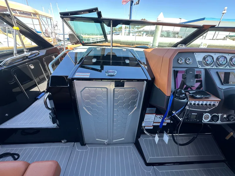 Slide: The Image of Cruisers 338 SS Outboard South Beach 2021 - 15