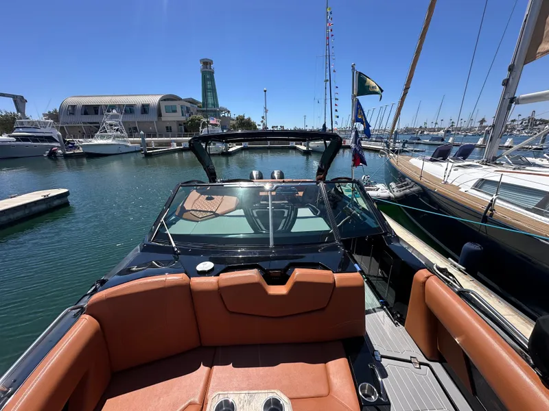 Slide: The Image of Cruisers 338 SS Outboard South Beach 2021 - 25