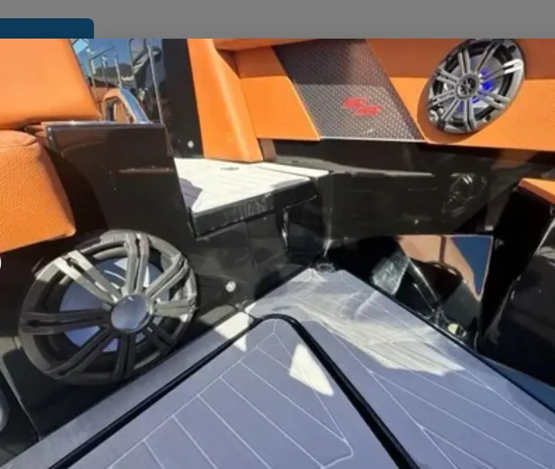 Slide: The Image of Interior of the 2021 Cruisers Yachts 338 SS Outboard South Beach. - 7