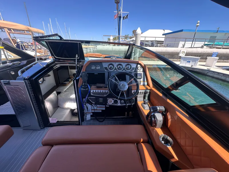 Slide: The Image of Cruisers 338 SS Outboard South Beach 2021 - 3