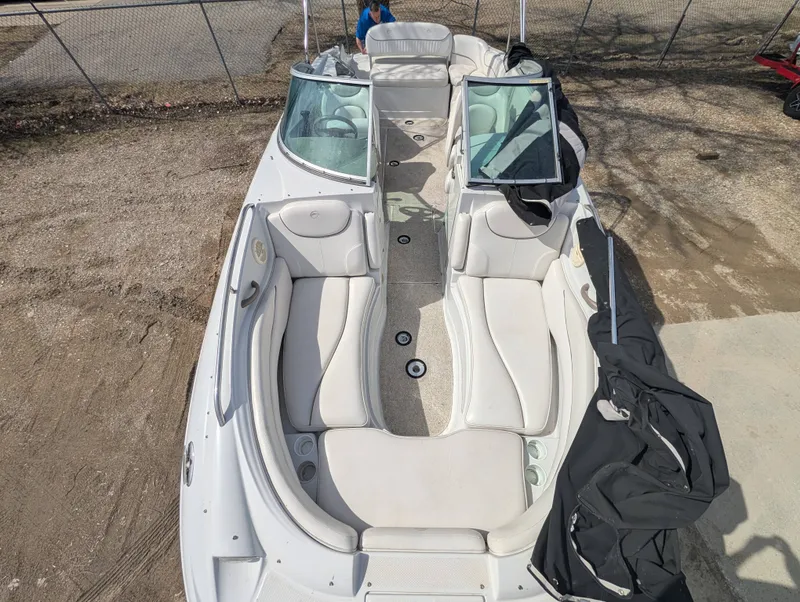 Slide: The Image of Crownline Boats 240 EX 2004 - 10