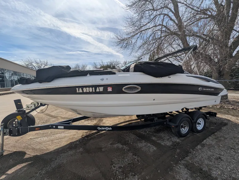 Slide: The Image of Crownline Boats 240 EX 2004 - 3