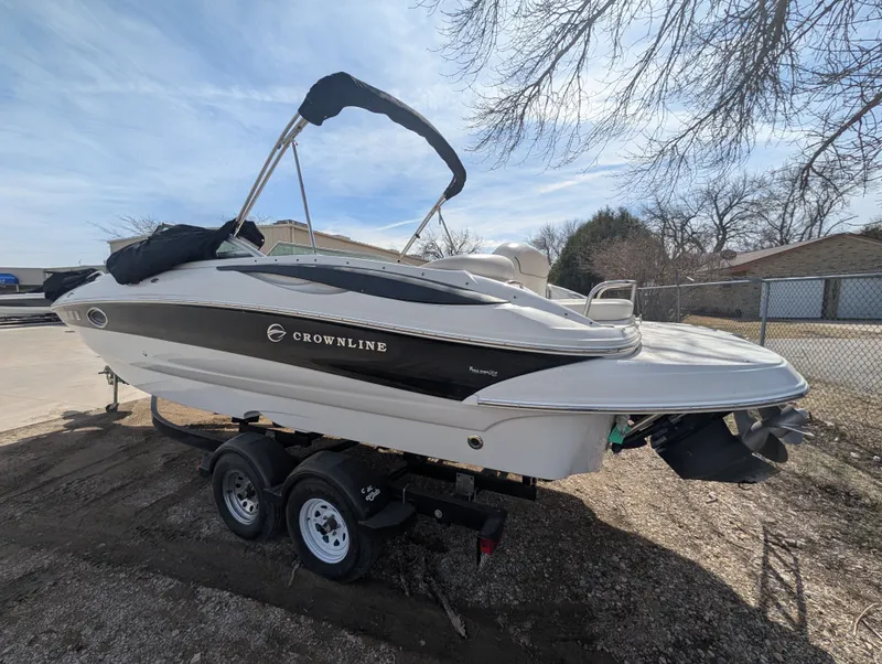 Slide: The Image of Crownline Boats 240 EX 2004 - 5