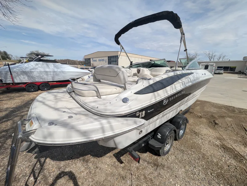 Slide: The Image of Crownline Boats 240 EX 2004 - 7