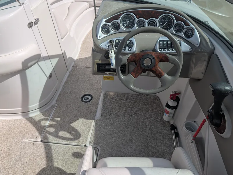 Slide: The Image of Crownline Boats 240 EX 2004 - 8