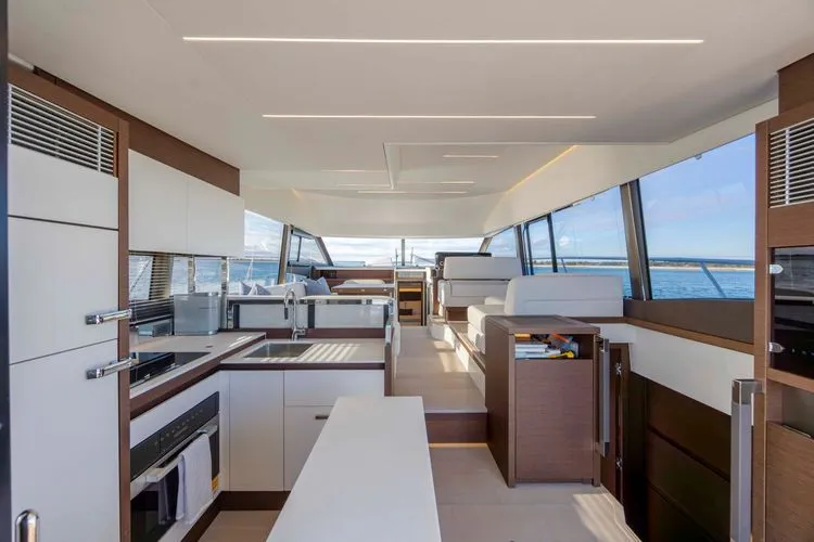 Slide: The Image of 2023 Prestige 520 - Image 14 - 14