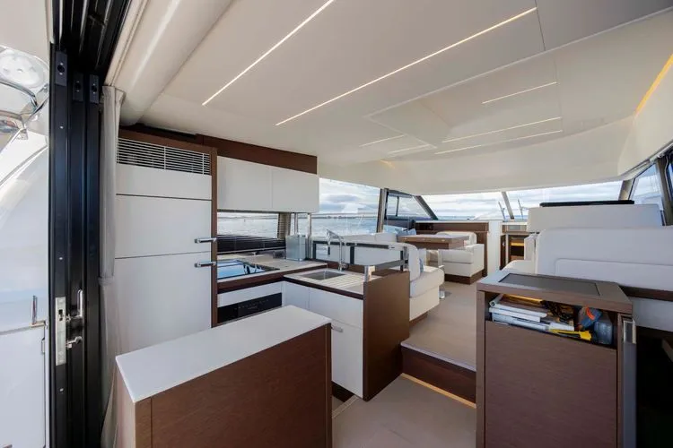 Slide: The Image of 2023 Prestige 520 - Image 15 - 15