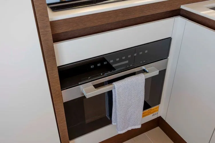 Slide: The Image of 2023 Prestige 520 - Image 18 - 18