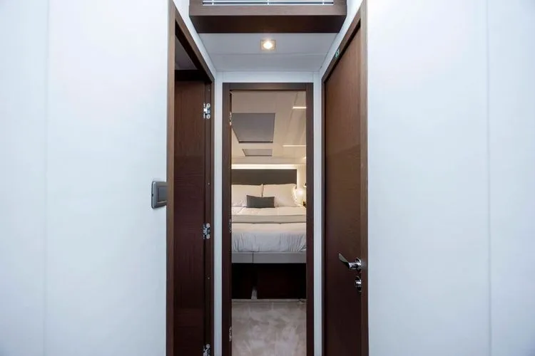 Slide: The Image of 2023 Prestige 520 - Image 38 - 38