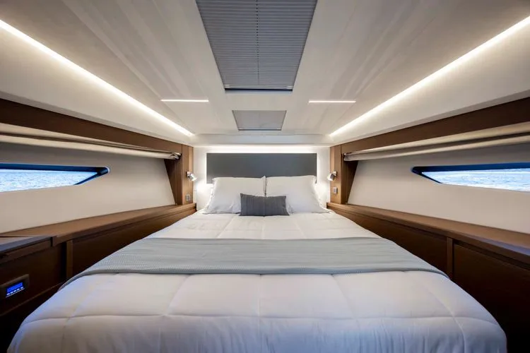 Slide: The Image of 2023 Prestige 520 - Image 39 - 39