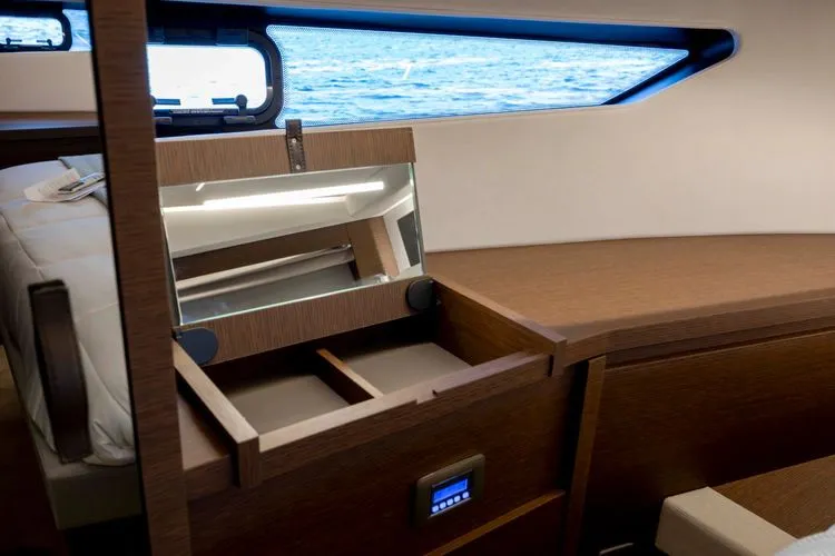 Slide: The Image of 2023 Prestige 520 - Image 42 - 42