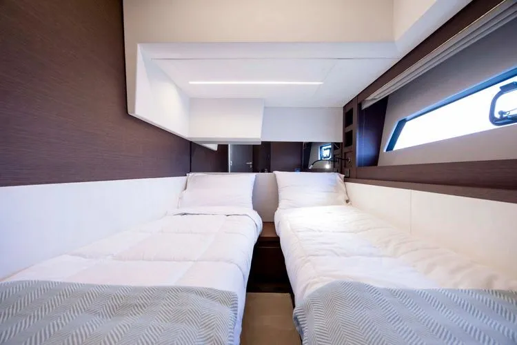 Slide: The Image of 2023 Prestige 520 - Image 47 - 47