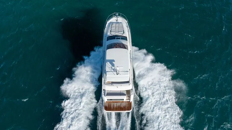 Slide: The Image of 2023 Prestige 520 - Image 6 - 6