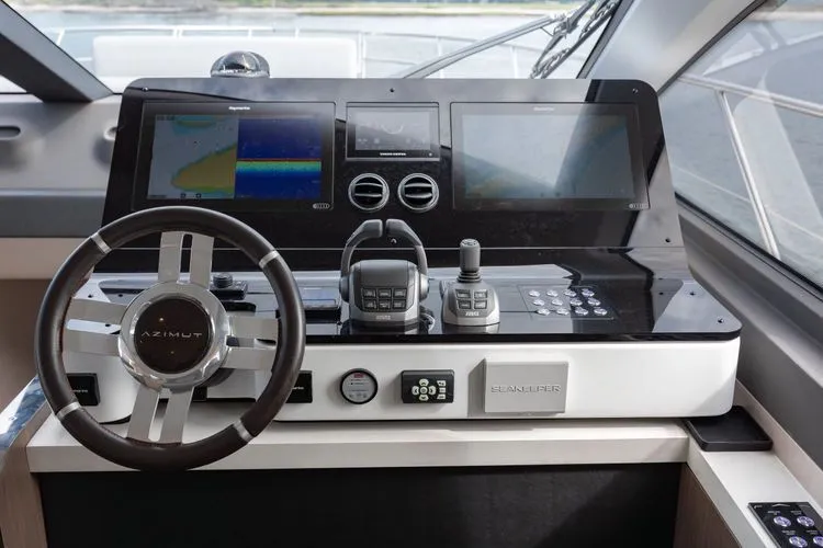 Slide: The Image of 2023 Azimut 60 - Image 36 - 36