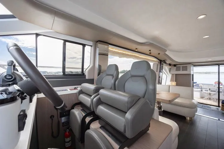 Slide: The Image of 2023 Azimut 60 - Image 37 - 37