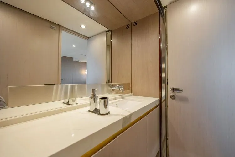 Slide: The Image of 2023 Azimut 60 - Image 46 - 46