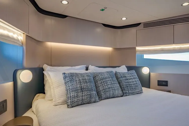 Slide: The Image of 2023 Azimut 60 - Image 50 - 50