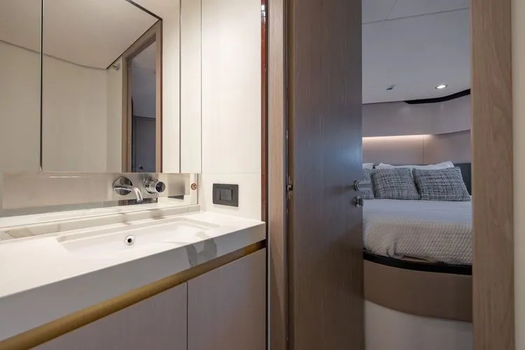 Slide: The Image of 2023 Azimut 60 - Image 52 - 52