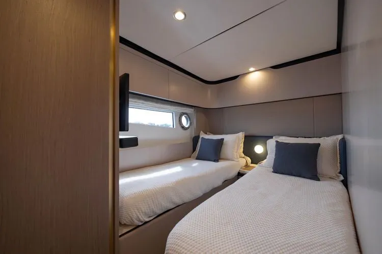 Slide: The Image of 2023 Azimut 60 - Image 55 - 55