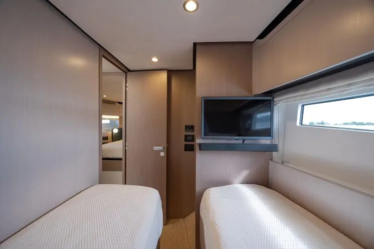 Slide: The Image of 2023 Azimut 60 - Image 57 - 57