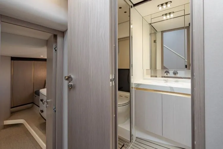 Slide: The Image of 2023 Azimut 60 - Image 58 - 58