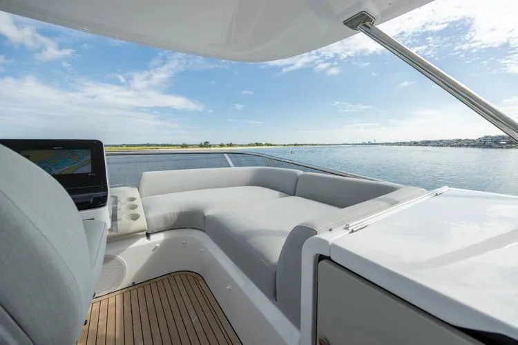 Slide: The Image of 2023 Azimut 60 - Image 69 - 69