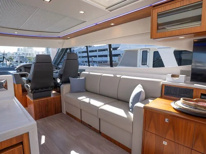 Slide: The Image of 2023 Riviera 6000 Sport Yacht Platinum - Image 18 - 18
