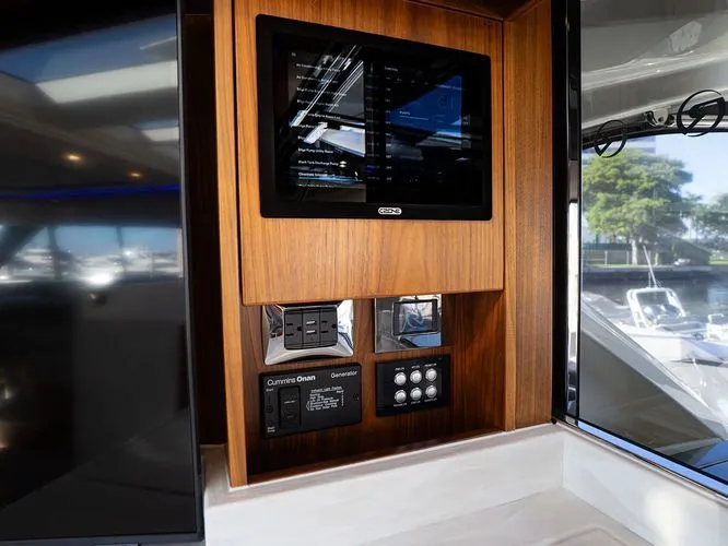 Slide: The Image of 2023 Riviera 6000 Sport Yacht Platinum - Image 19 - 19