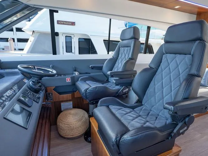 Slide: The Image of 2023 Riviera 6000 Sport Yacht Platinum - Image 21 - 21