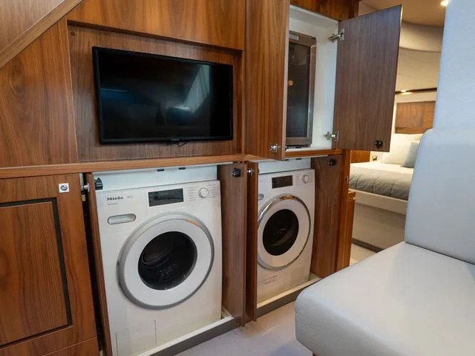 Slide: The Image of 2023 Riviera 6000 Sport Yacht Platinum - Image 33 - 33