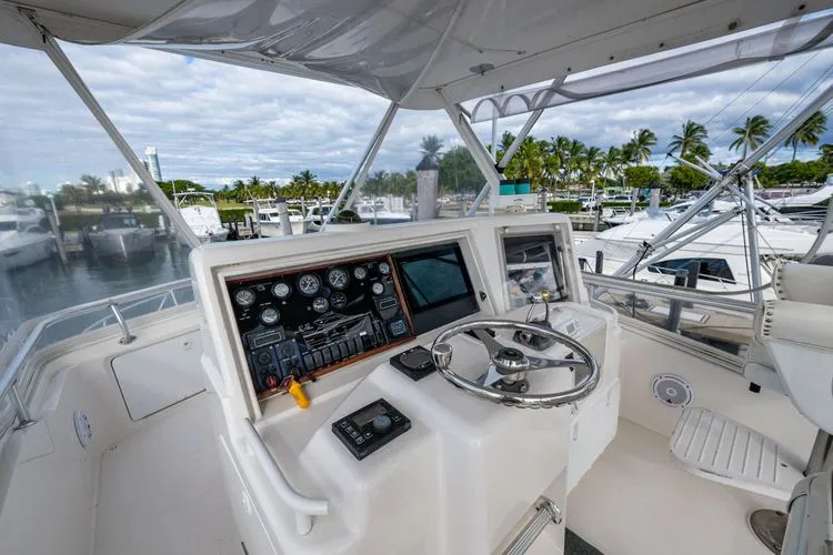 Slide: The Image of 2001 Bertram 390 - Image 17 - 17