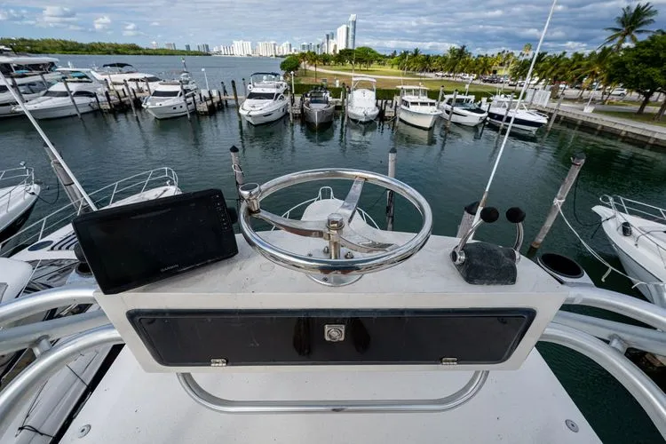 Slide: The Image of 2001 Bertram 390 - Image 18 - 18