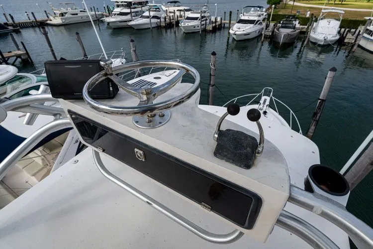 Slide: The Image of 2001 Bertram 390 - Image 19 - 19