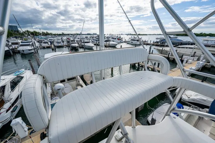 Slide: The Image of 2001 Bertram 390 - Image 20 - 20