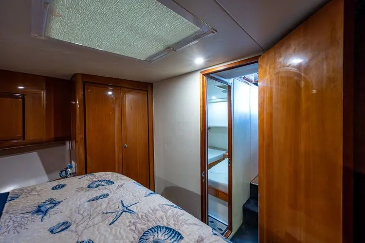 Slide: The Image of 2001 Bertram 390 - Image 31 - 31