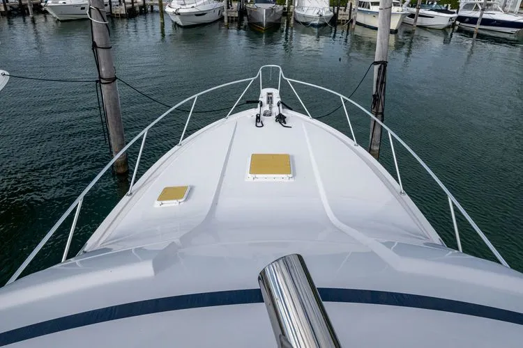 Slide: The Image of 2001 Bertram 390 - Image 8 - 8