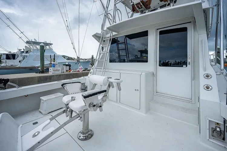 Slide: The Image of 1998 Viking 47 Convertible - Image 16 - 16