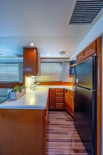 Slide: The Image of 1998 Viking 47 Convertible - Image 29 - 29