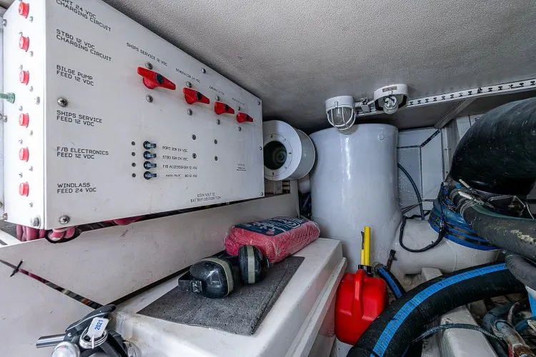 Slide: The Image of 1998 Viking 47 Convertible - Image 48 - 48