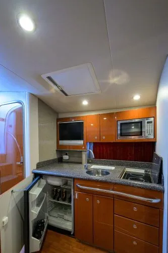 Slide: The Image of 2007 Formula 37 Performance Cruiser - Image 22 - 22