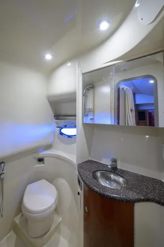 Slide: The Image of 2007 Formula 37 Performance Cruiser - Image 27 - 27